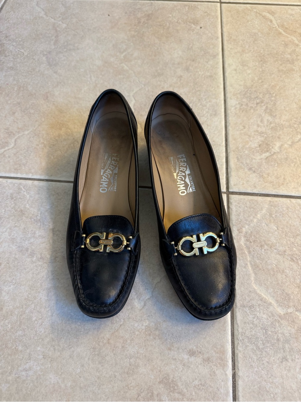 Salvatore Ferragamo Gancini Vintage Block Heel Loafers SG 1523 leather 8.5